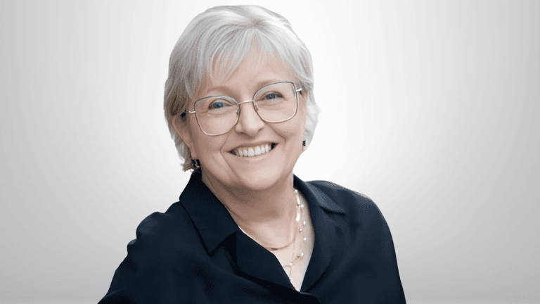 Christiane Constantineau, resilient entrepreneur and author, redefining success through holistic wellness and business strategy.