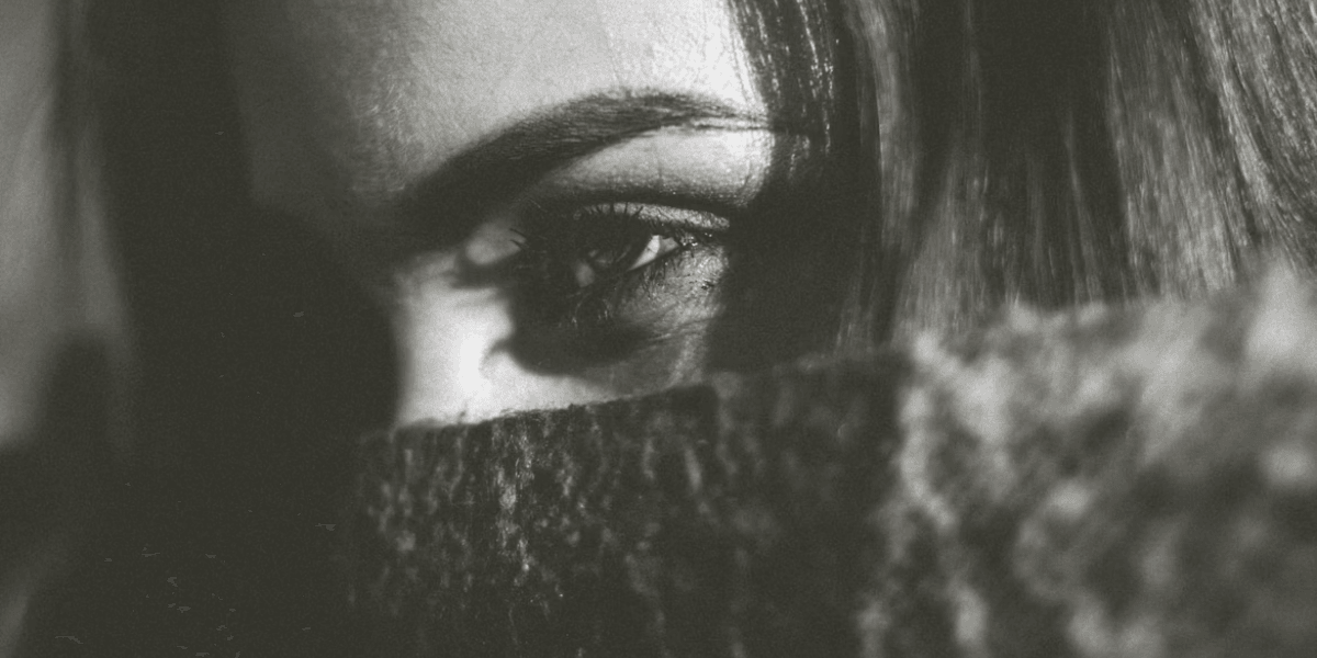 “You With the Sad Eyes”: A Candid Memoir That Bridges Celebrity, Health, and Family Life