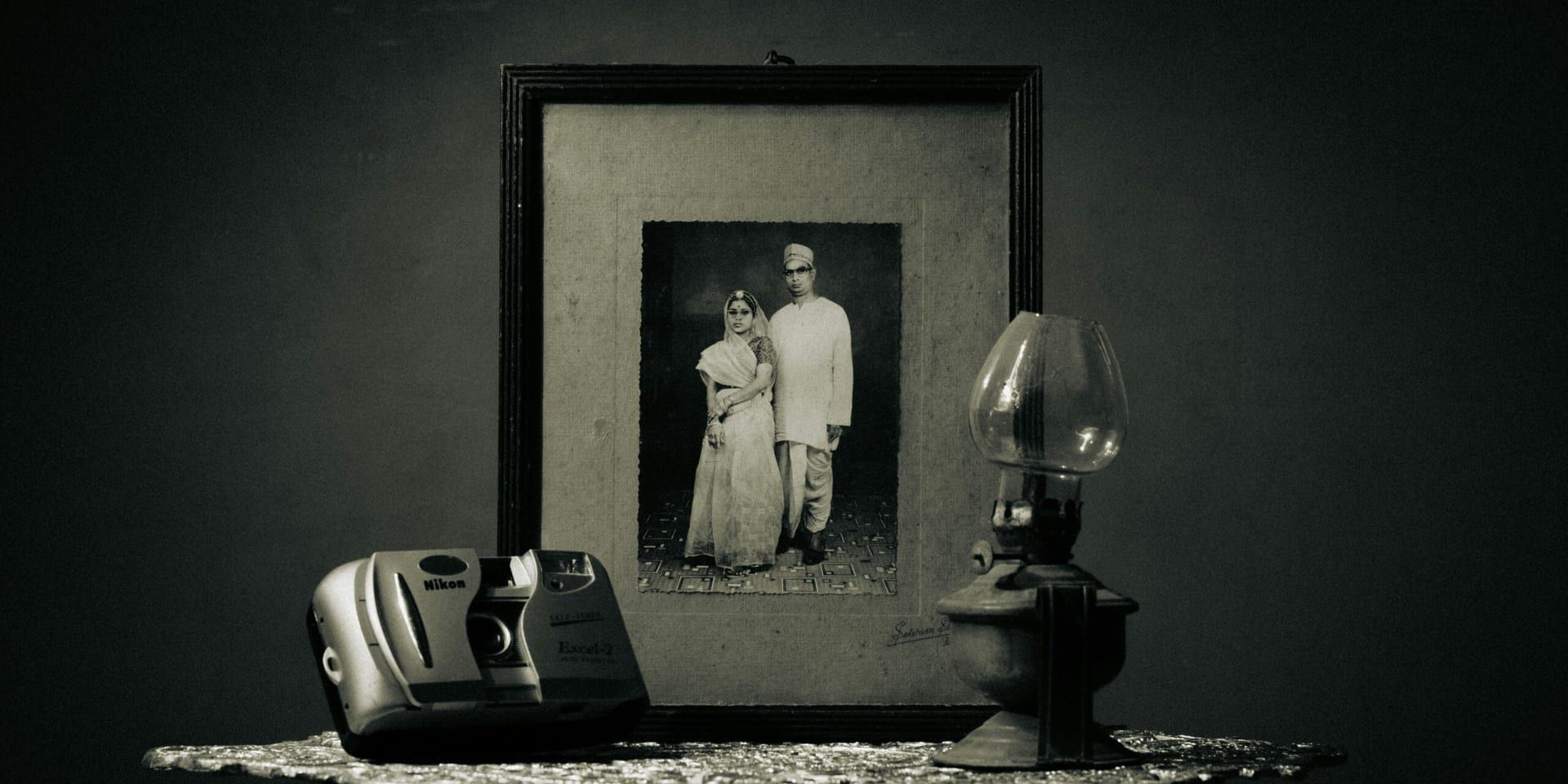 “Echoes of the Past” by Emily Stanton: A Deeply Moving Reflection on Family, Heritage, and the Power of Memory