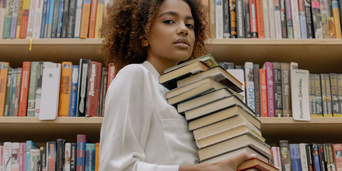Independent Publisher Fair in Los Angeles Highlights Small Press Achievements