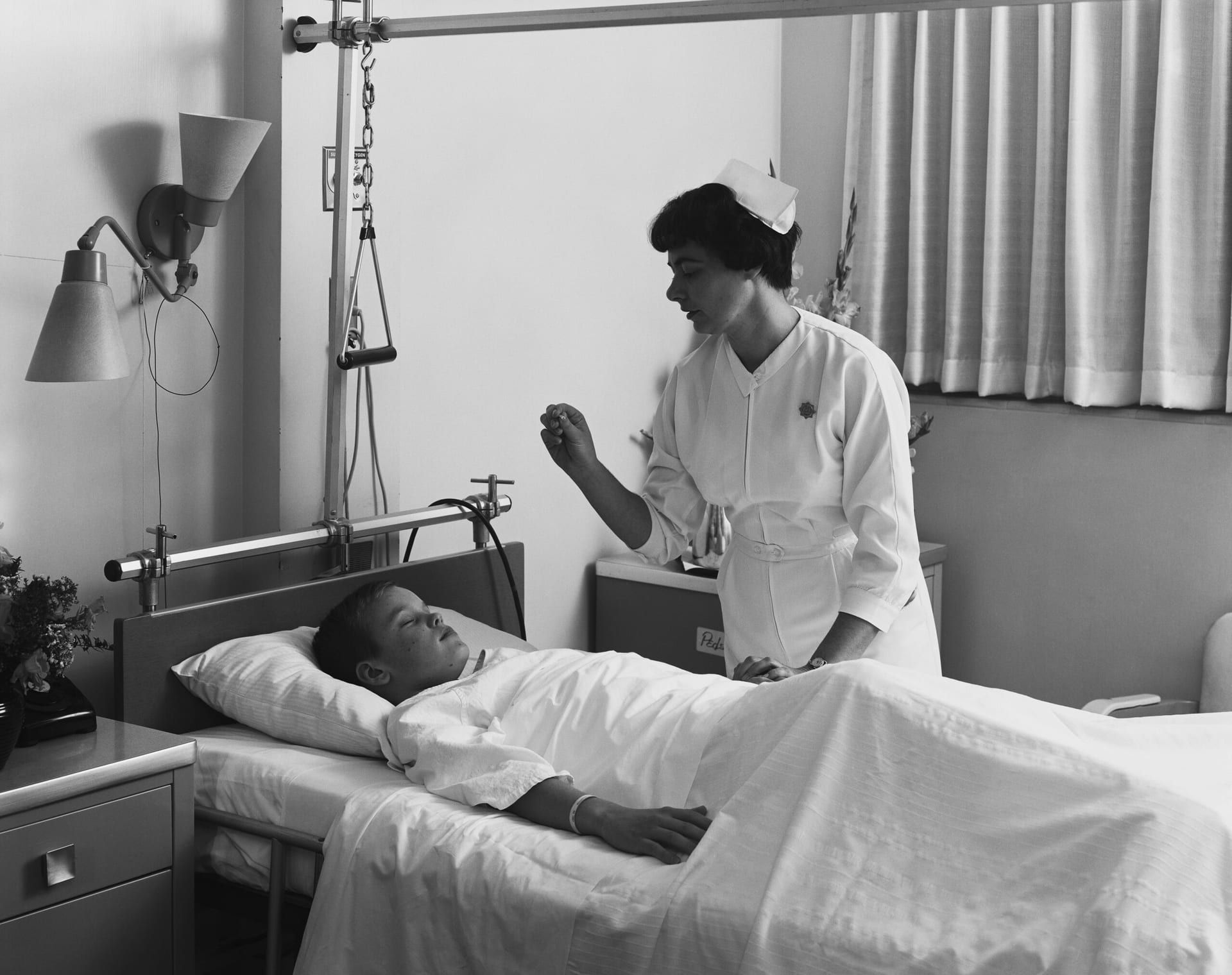 Twists and Tensions: A Review of The Silent Patient by Alex Michaelide