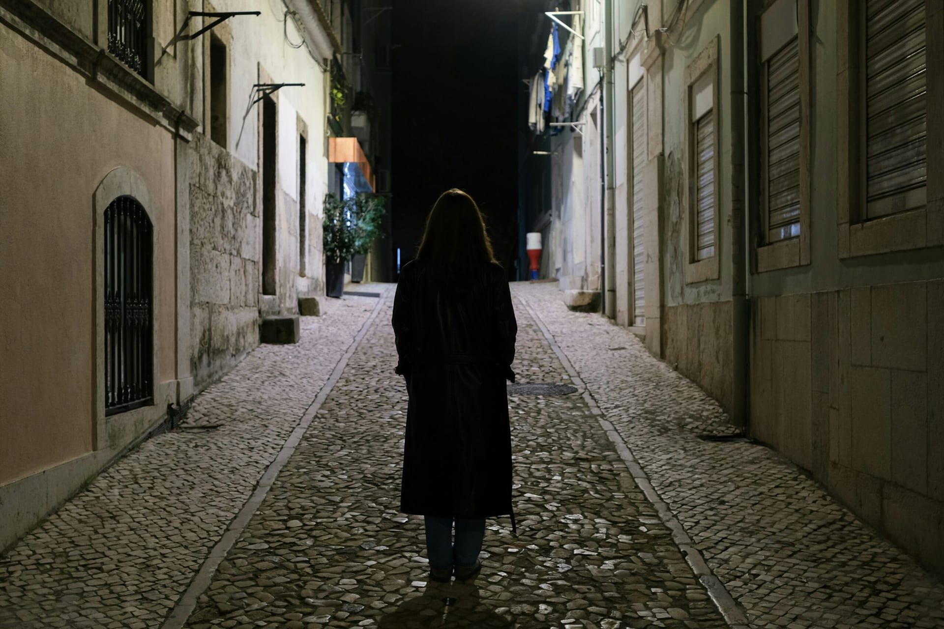 Echoes of Mystery: A Review of Whispers in the Night by Elena Richardson