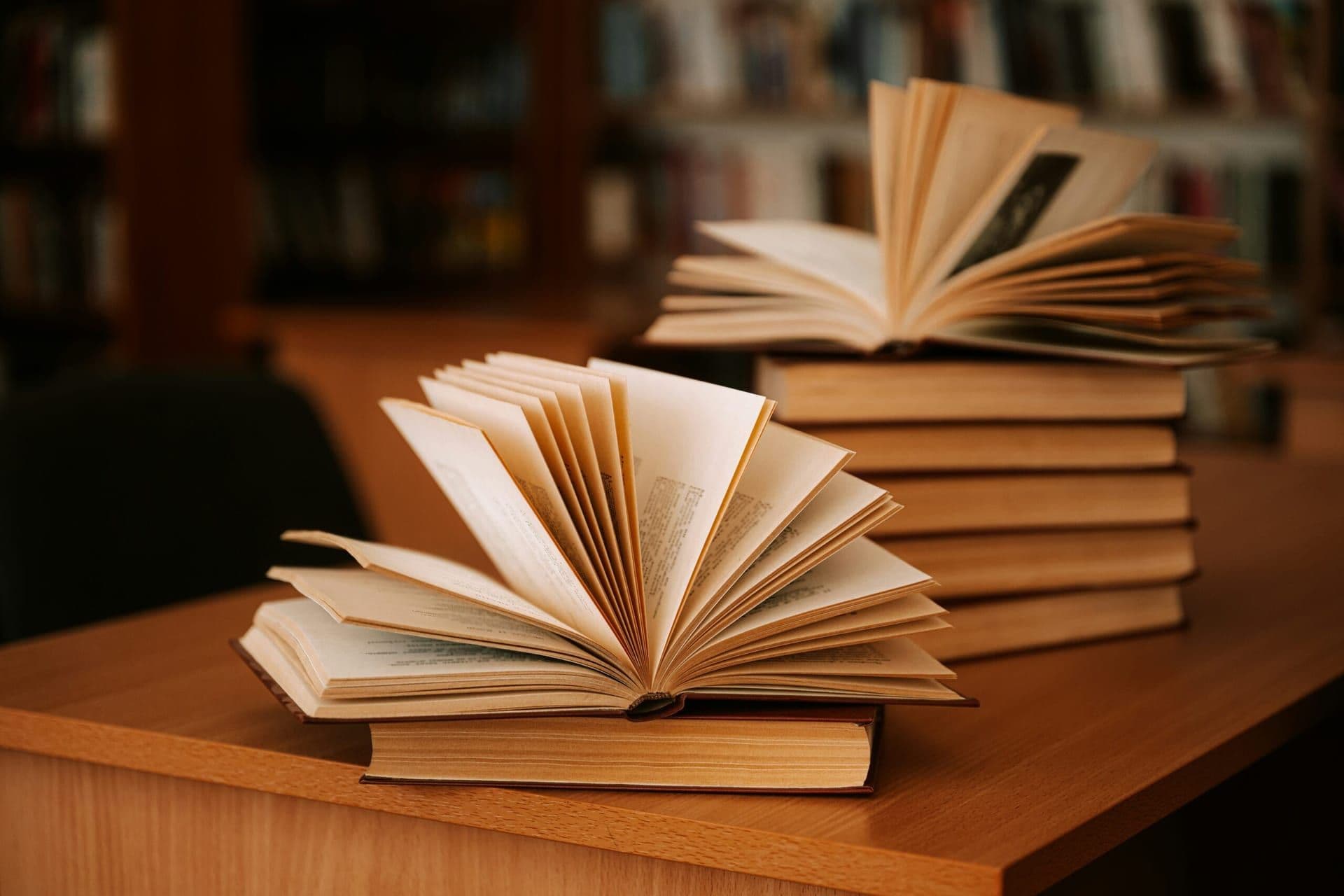 Aaron Blabey Signs Major Publishing Deal for New Tween Book Series
