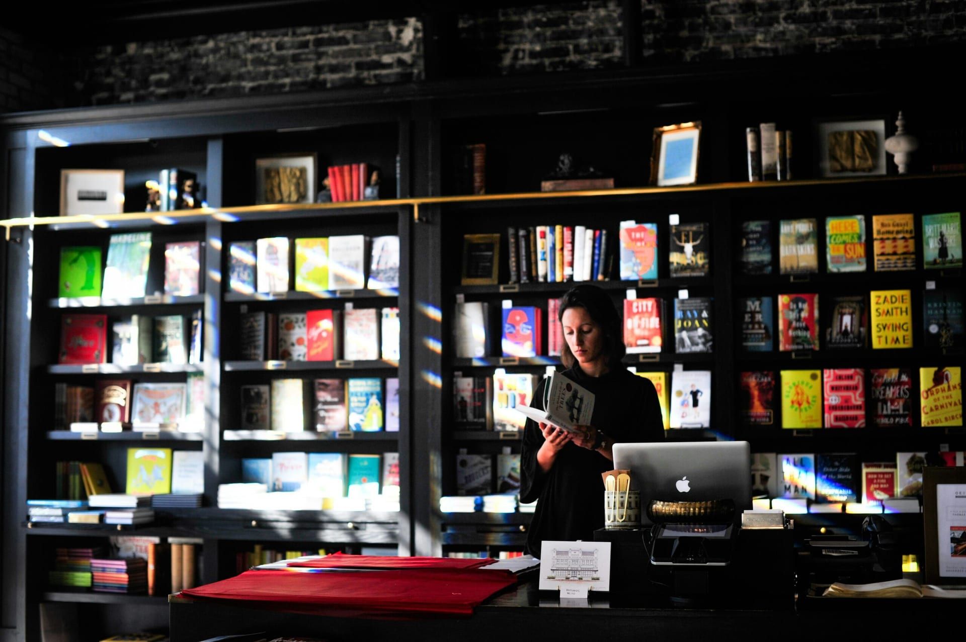 Literary Festivals Unveil 2024 Author Lineups: A Sneak Peek into a Year of Innovation