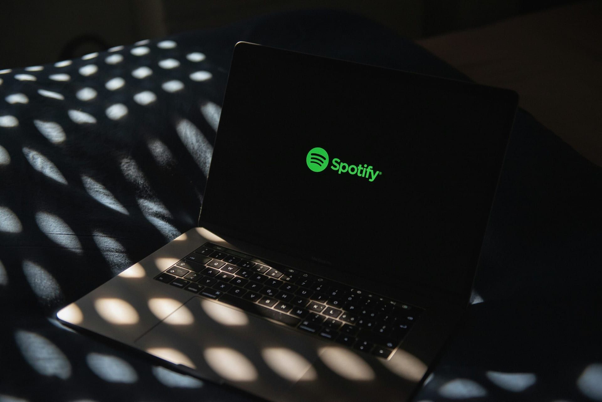 Audiobook Boom: Spotify Challenges Audible’s Dominance