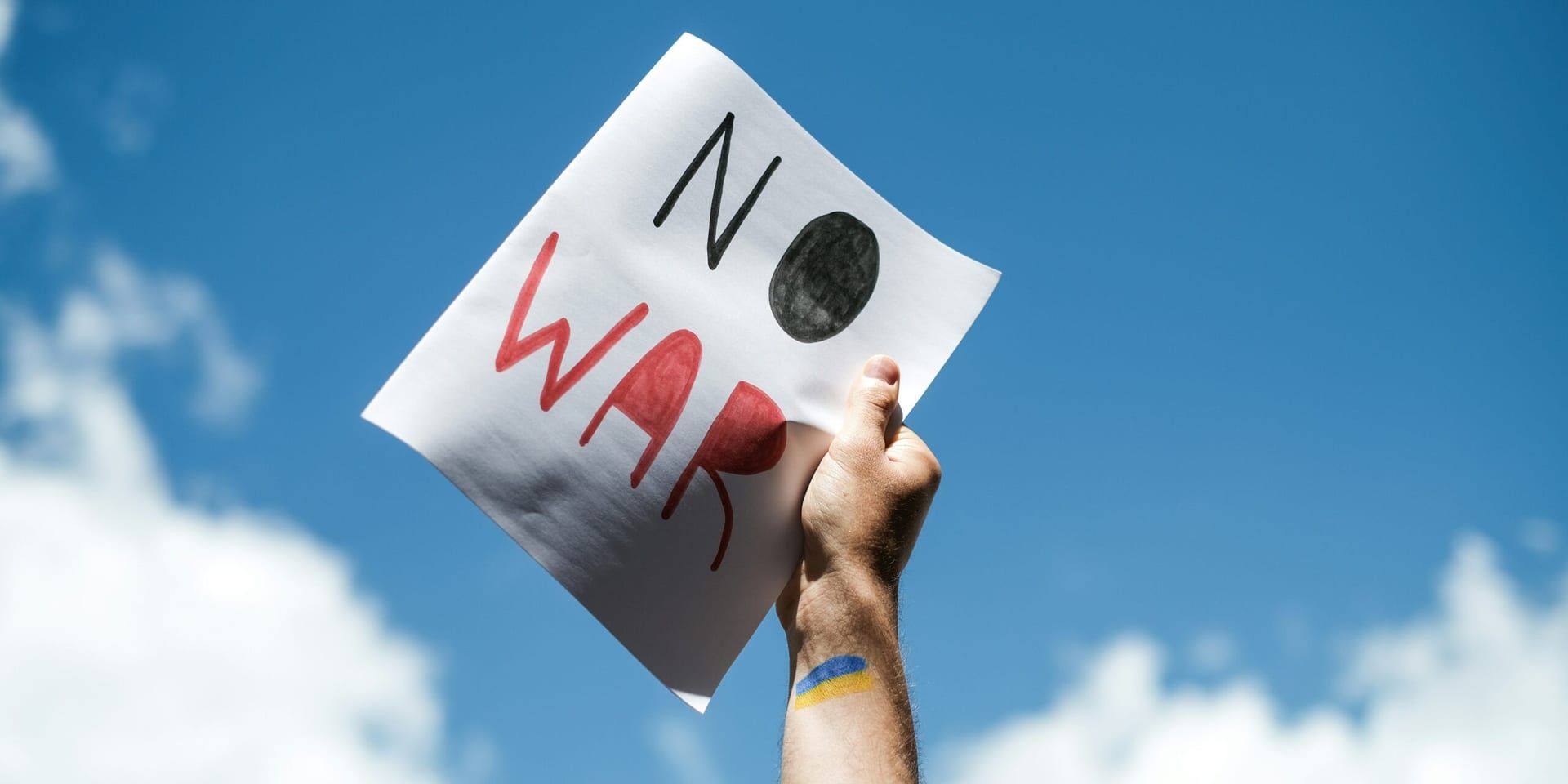 Naomi Klein’s The Social Contract: A Powerful Call for Political Renewal